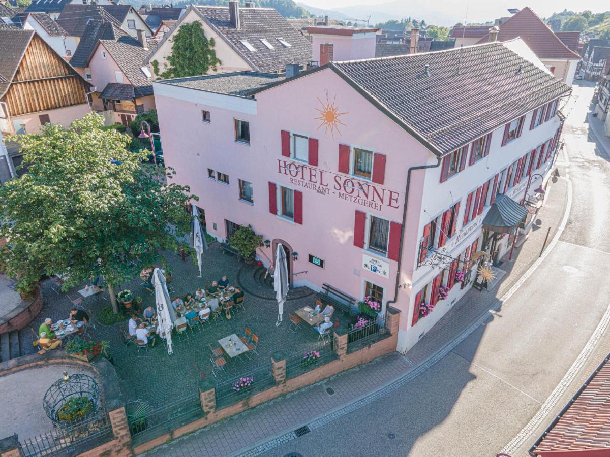 Hotel - Restaurant - Metzgerei Sonne Loffenau Exterior photo